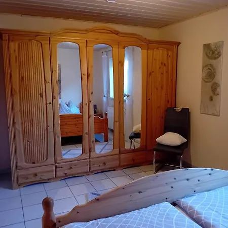 Monika Schneider アパート *