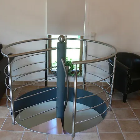 Monika Schneider * 윔바흐